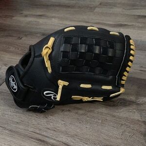 Rawlings Black Baseball Glove